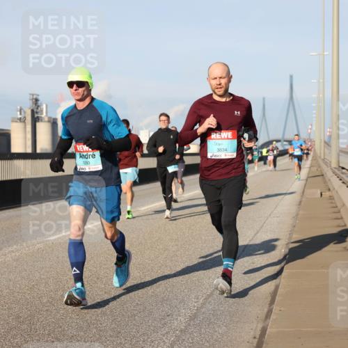 03.10.2025 - Köhlbrandbrückenlauf Lena Gebhardt http://msf.ph/oto/9110789 03.10.2025 09:41:42 Position 2 1050, 3834 meine-sportfotos.de