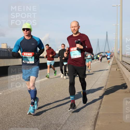 03.10.2025 - Köhlbrandbrückenlauf Lena Gebhardt http://msf.ph/oto/9110827 03.10.2025 09:41:42 Position 2 1050, 3834 meine-sportfotos.de