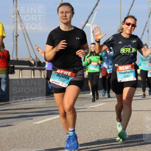 03.10.2025 - Köhlbrandbrückenlauf Strokosch-Dieckow http://msf.ph/oto/9110862 03.10.2025 09:43:07 Position 2 3333, 08, 1242, 1092 meine-sportfotos.de