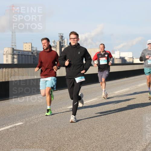 03.10.2025 - Köhlbrandbrückenlauf Lena Gebhardt http://msf.ph/oto/9110917 03.10.2025 09:41:43 Position 2 1095, 1490 meine-sportfotos.de