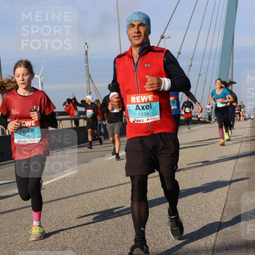 03.10.2025 - Köhlbrandbrückenlauf Strokosch-Dieckow http://msf.ph/oto/9110988 03.10.2025 09:43:22 Position 2 2084, 1134 meine-sportfotos.de