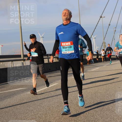03.10.2025 - Köhlbrandbrückenlauf Strokosch-Dieckow http://msf.ph/oto/9111013 03.10.2025 09:43:24 Position 2 1403, 3679 meine-sportfotos.de