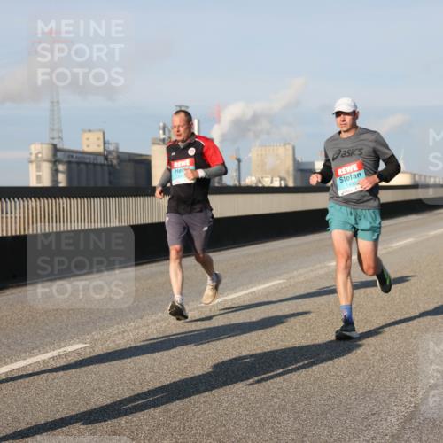 03.10.2025 - Köhlbrandbrückenlauf Lena Gebhardt http://msf.ph/oto/9111059 03.10.2025 09:41:45 Position 2 1095, 1490 meine-sportfotos.de