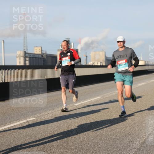 03.10.2025 - Köhlbrandbrückenlauf Lena Gebhardt http://msf.ph/oto/9111069 03.10.2025 09:41:45 Position 2 95, 1490 meine-sportfotos.de