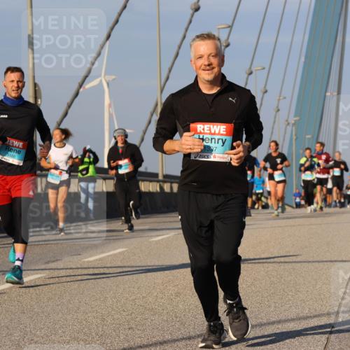 03.10.2025 - Köhlbrandbrückenlauf Strokosch-Dieckow http://msf.ph/oto/9111103 03.10.2025 09:43:29 Position 2 08, 3188, 1397 meine-sportfotos.de