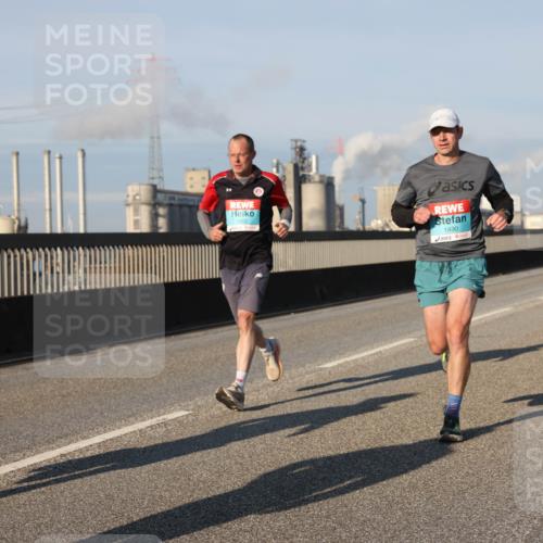 03.10.2025 - Köhlbrandbrückenlauf Lena Gebhardt http://msf.ph/oto/9111113 03.10.2025 09:41:45 Position 2 3402, 1490 meine-sportfotos.de
