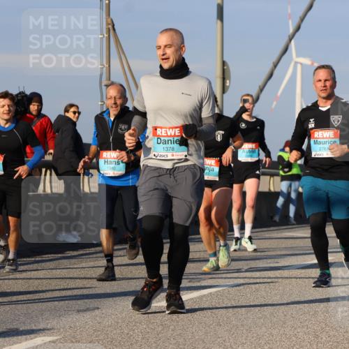 03.10.2025 - Köhlbrandbrückenlauf Strokosch-Dieckow http://msf.ph/oto/9111156 03.10.2025 09:43:37 Position 2 1340, 1378, 2761 meine-sportfotos.de