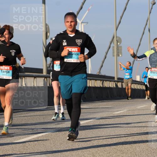 03.10.2025 - Köhlbrandbrückenlauf Strokosch-Dieckow http://msf.ph/oto/9111165 03.10.2025 09:43:38 Position 2 1378, 1412, 269, 2761, 1377 meine-sportfotos.de