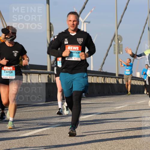 03.10.2025 - Köhlbrandbrückenlauf Strokosch-Dieckow http://msf.ph/oto/9111171 03.10.2025 09:43:38 Position 2 1378, 1412, 2761, 1377 meine-sportfotos.de