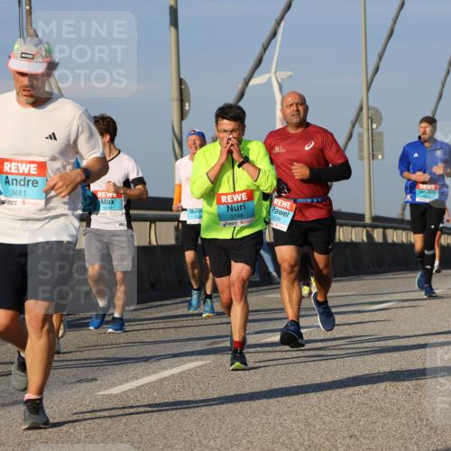 03.10.2025 - Köhlbrandbrückenlauf Strokosch-Dieckow http://msf.ph/oto/9111247 03.10.2025 09:43:50 Position 2 8585, 3481, 1516, 3198, 1299 meine-sportfotos.de
