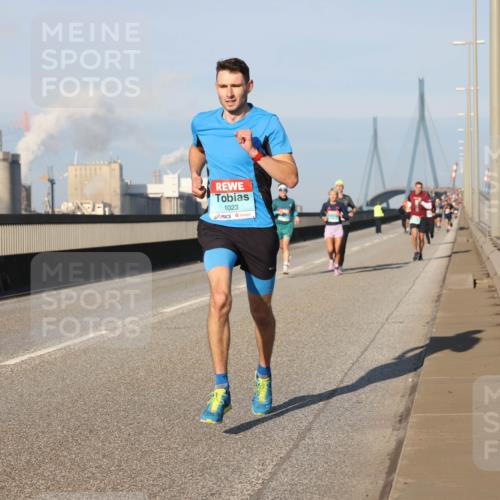 03.10.2025 - Köhlbrandbrückenlauf Lena Gebhardt http://msf.ph/oto/9111250 03.10.2025 09:41:49 Position 2 1023 meine-sportfotos.de