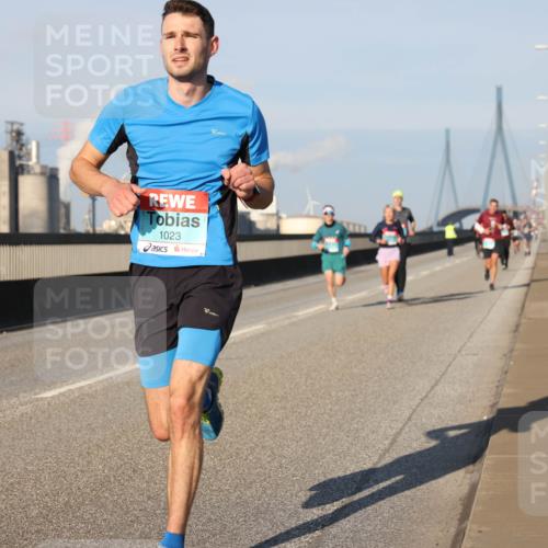 03.10.2025 - Köhlbrandbrückenlauf Lena Gebhardt http://msf.ph/oto/9111293 03.10.2025 09:41:49 Position 2 1023 meine-sportfotos.de
