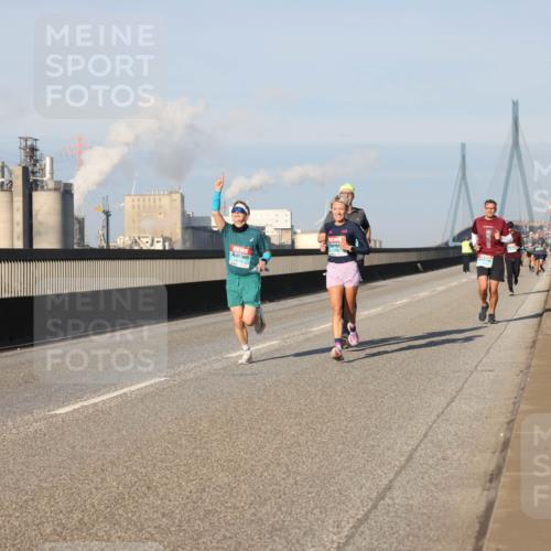 03.10.2025 - Köhlbrandbrückenlauf Lena Gebhardt http://msf.ph/oto/9111313 03.10.2025 09:41:52 Position 2  meine-sportfotos.de