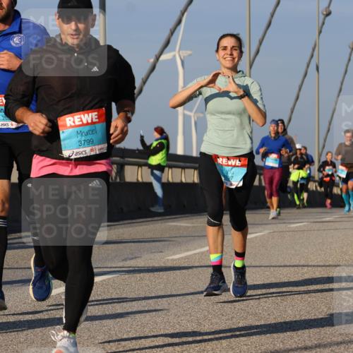 03.10.2025 - Köhlbrandbrückenlauf Strokosch-Dieckow http://msf.ph/oto/9111322 03.10.2025 09:43:55 Position 2 20, 3799, 8797 meine-sportfotos.de
