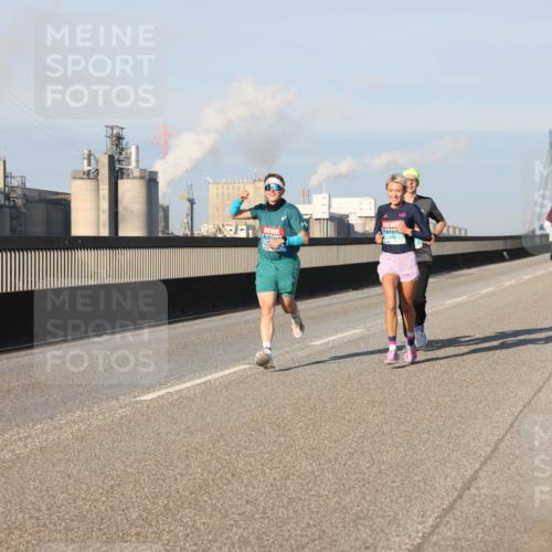 03.10.2025 - Köhlbrandbrückenlauf Lena Gebhardt http://msf.ph/oto/9111347 03.10.2025 09:41:52 Position 2  meine-sportfotos.de
