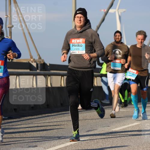 03.10.2025 - Köhlbrandbrückenlauf Strokosch-Dieckow http://msf.ph/oto/9111373 03.10.2025 09:44:03 Position 2 3492, 2323 meine-sportfotos.de
