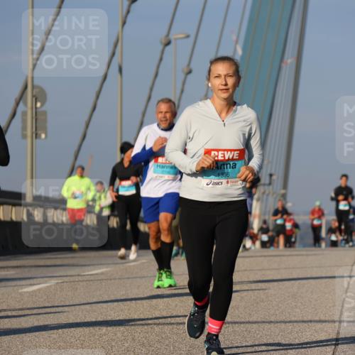 03.10.2025 - Köhlbrandbrückenlauf Strokosch-Dieckow http://msf.ph/oto/9111411 03.10.2025 09:44:05 Position 2 1301, 1395 meine-sportfotos.de