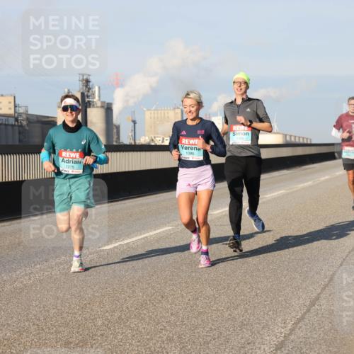 03.10.2025 - Köhlbrandbrückenlauf Lena Gebhardt http://msf.ph/oto/9111458 03.10.2025 09:41:53 Position 2 1275, 1086, 1103 meine-sportfotos.de