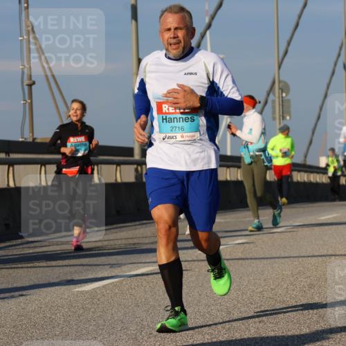 03.10.2025 - Köhlbrandbrückenlauf Strokosch-Dieckow http://msf.ph/oto/9111460 03.10.2025 09:44:10 Position 2 3217, 2716 meine-sportfotos.de