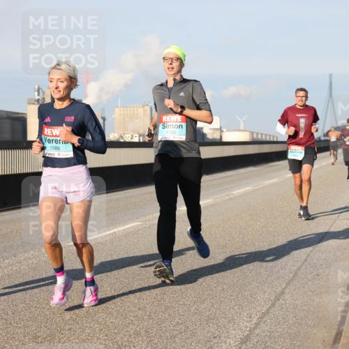 03.10.2025 - Köhlbrandbrückenlauf Lena Gebhardt http://msf.ph/oto/9111511 03.10.2025 09:41:54 Position 2 1086, 1103 meine-sportfotos.de