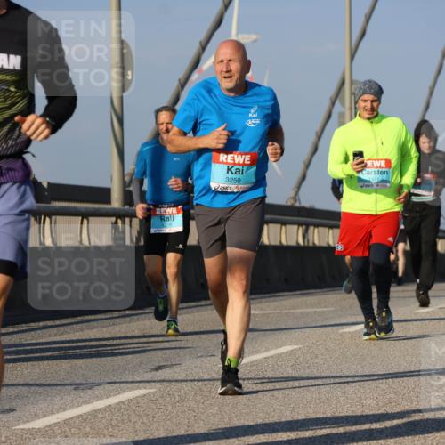 03.10.2025 - Köhlbrandbrückenlauf Strokosch-Dieckow http://msf.ph/oto/9111540 03.10.2025 09:44:19 Position 2 70, 3, 1486, 1310, 3250, 1451 meine-sportfotos.de