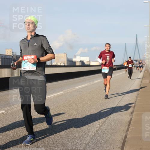 03.10.2025 - Köhlbrandbrückenlauf Lena Gebhardt http://msf.ph/oto/9111543 03.10.2025 09:41:55 Position 2 1103 meine-sportfotos.de