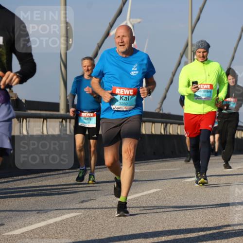 03.10.2025 - Köhlbrandbrückenlauf Strokosch-Dieckow http://msf.ph/oto/9111544 03.10.2025 09:44:19 Position 2 70, 3, 1486, 1319, 3250, 1451 meine-sportfotos.de