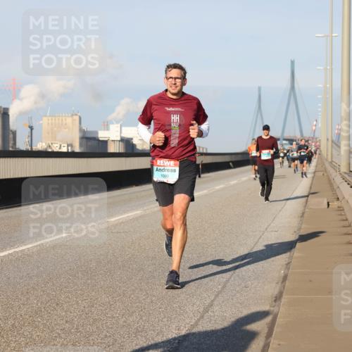 03.10.2025 - Köhlbrandbrückenlauf Lena Gebhardt http://msf.ph/oto/9111570 03.10.2025 09:41:56 Position 2 1090 meine-sportfotos.de