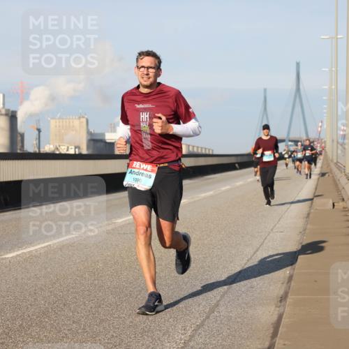 03.10.2025 - Köhlbrandbrückenlauf Lena Gebhardt http://msf.ph/oto/9111592 03.10.2025 09:41:56 Position 2 1090 meine-sportfotos.de