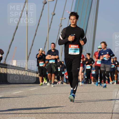 03.10.2025 - Köhlbrandbrückenlauf Strokosch-Dieckow http://msf.ph/oto/9111602 03.10.2025 09:44:25 Position 2 1089 meine-sportfotos.de