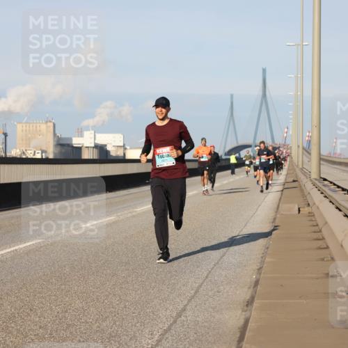 03.10.2025 - Köhlbrandbrückenlauf Lena Gebhardt http://msf.ph/oto/9111659 03.10.2025 09:41:59 Position 2 1421 meine-sportfotos.de