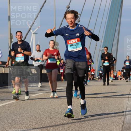 03.10.2025 - Köhlbrandbrückenlauf Strokosch-Dieckow http://msf.ph/oto/9111682 03.10.2025 09:44:35 Position 2 08, 1506, 1410, 3379 meine-sportfotos.de