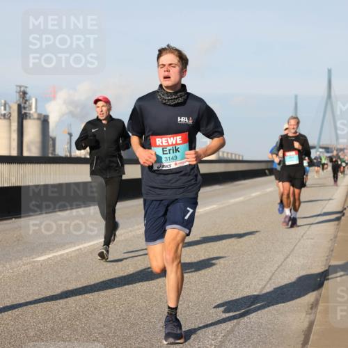03.10.2025 - Köhlbrandbrückenlauf Lena Gebhardt http://msf.ph/oto/9111807 03.10.2025 09:42:06 Position 2 3143, 7 meine-sportfotos.de