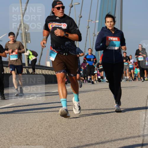 03.10.2025 - Köhlbrandbrückenlauf Strokosch-Dieckow http://msf.ph/oto/9111812 03.10.2025 09:44:44 Position 2 1680, 3838 meine-sportfotos.de