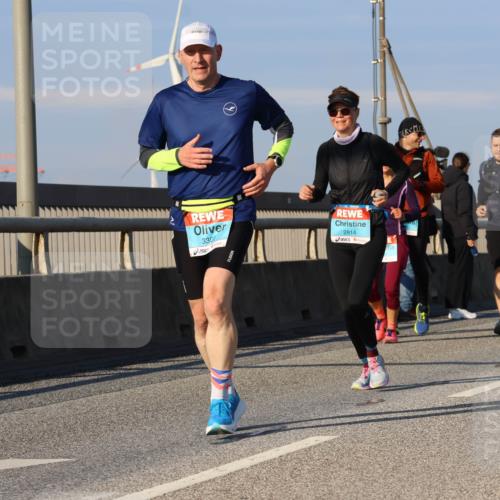 03.10.2025 - Köhlbrandbrückenlauf Strokosch-Dieckow http://msf.ph/oto/9111834 03.10.2025 09:44:45 Position 2 3300, 2814 meine-sportfotos.de