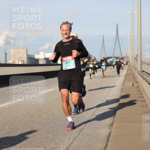 03.10.2025 - Köhlbrandbrückenlauf Lena Gebhardt http://msf.ph/oto/9111903 03.10.2025 09:42:09 Position 2 3544 meine-sportfotos.de