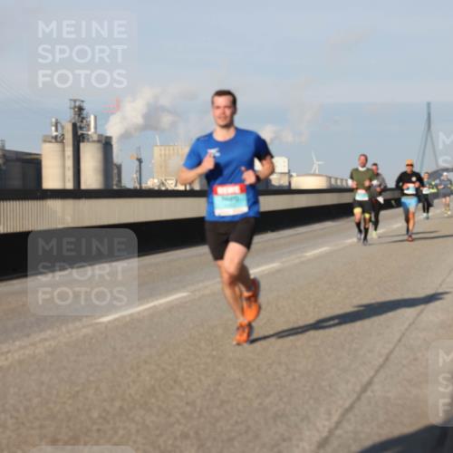 03.10.2025 - Köhlbrandbrückenlauf Lena Gebhardt http://msf.ph/oto/9112001 03.10.2025 09:42:11 Position 2  meine-sportfotos.de