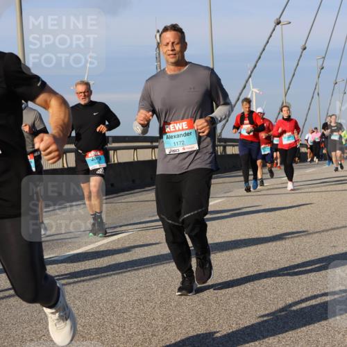 03.10.2025 - Köhlbrandbrückenlauf Strokosch-Dieckow http://msf.ph/oto/9112014 03.10.2025 09:45:09 Position 2 3177, 1336, 1172 meine-sportfotos.de