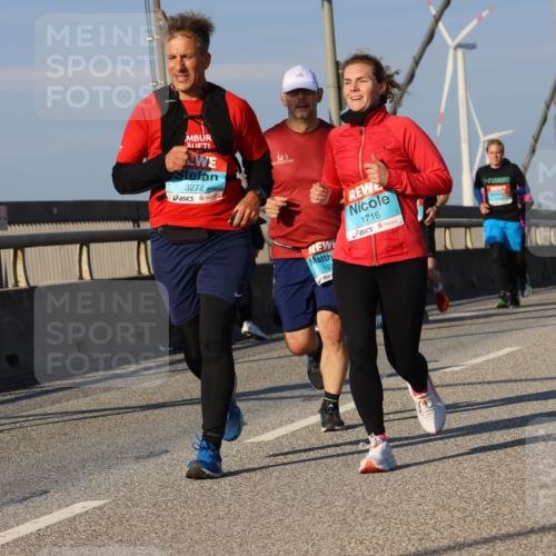 03.10.2025 - Köhlbrandbrückenlauf Strokosch-Dieckow http://msf.ph/oto/9112038 03.10.2025 09:45:12 Position 2 1200, 3272, 1716, 1335, 153 meine-sportfotos.de