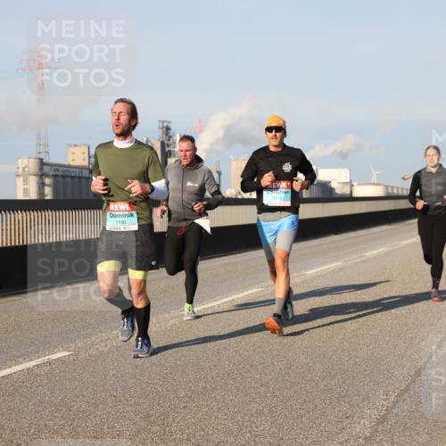 03.10.2025 - Köhlbrandbrückenlauf Lena Gebhardt http://msf.ph/oto/9112094 03.10.2025 09:42:16 Position 2 1180, 3414 meine-sportfotos.de