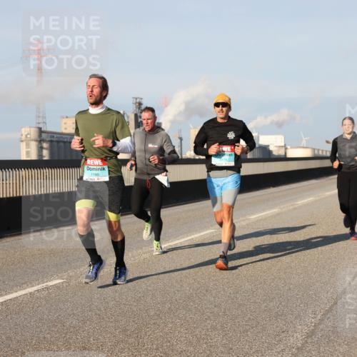 03.10.2025 - Köhlbrandbrückenlauf Lena Gebhardt http://msf.ph/oto/9112109 03.10.2025 09:42:16 Position 2 1180, 3414 meine-sportfotos.de