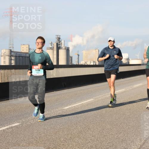 03.10.2025 - Köhlbrandbrückenlauf Lena Gebhardt http://msf.ph/oto/9112274 03.10.2025 09:42:22 Position 2 1027 meine-sportfotos.de