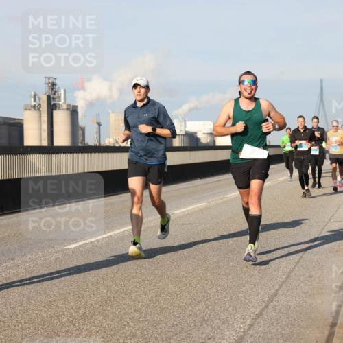 03.10.2025 - Köhlbrandbrückenlauf Lena Gebhardt http://msf.ph/oto/9112302 03.10.2025 09:42:23 Position 2 1027 meine-sportfotos.de