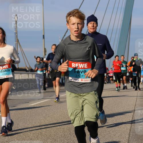 03.10.2025 - Köhlbrandbrückenlauf Strokosch-Dieckow http://msf.ph/oto/9112308 03.10.2025 09:45:37 Position 2 1203, 3707 meine-sportfotos.de