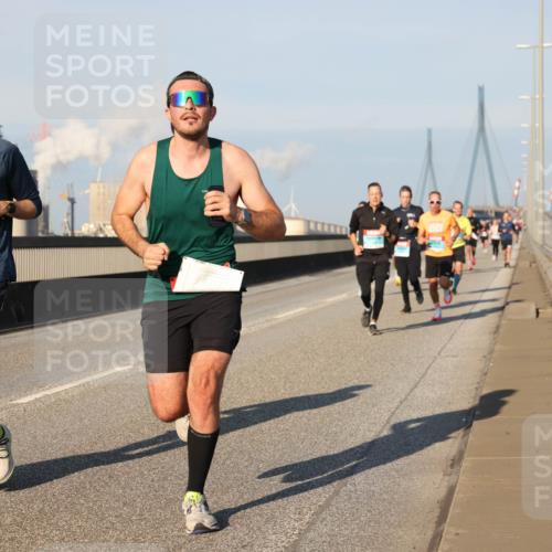 03.10.2025 - Köhlbrandbrückenlauf Lena Gebhardt http://msf.ph/oto/9112337 03.10.2025 09:42:23 Position 2  meine-sportfotos.de