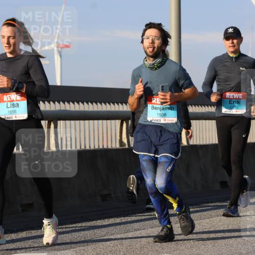 03.10.2025 - Köhlbrandbrückenlauf Strokosch-Dieckow http://msf.ph/oto/9112346 03.10.2025 09:45:41 Position 2 1656, 1508, 2735, 2736 meine-sportfotos.de