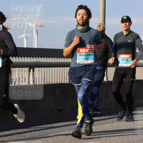 03.10.2025 - Köhlbrandbrückenlauf Strokosch-Dieckow http://msf.ph/oto/9112356 03.10.2025 09:45:41 Position 2 1656, 1508, 2735, 2736 meine-sportfotos.de