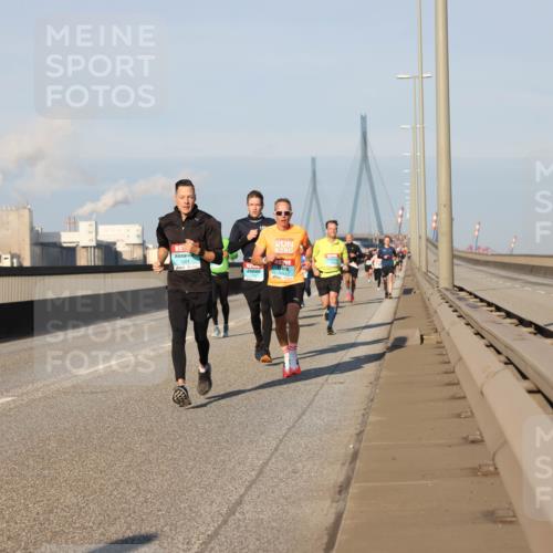 03.10.2025 - Köhlbrandbrückenlauf Lena Gebhardt http://msf.ph/oto/9112370 03.10.2025 09:42:25 Position 2 1261 meine-sportfotos.de