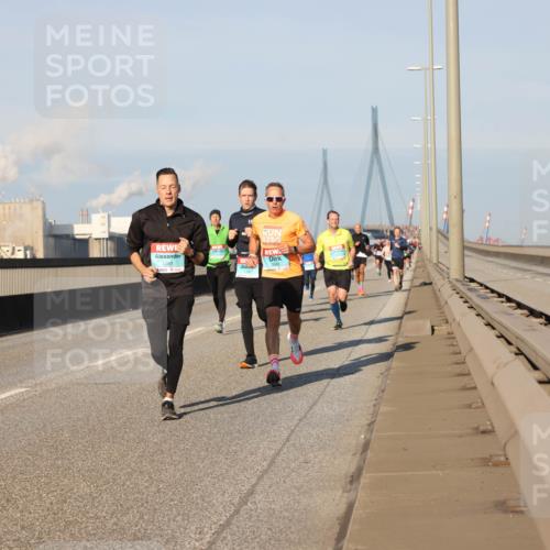 03.10.2025 - Köhlbrandbrückenlauf Lena Gebhardt http://msf.ph/oto/9112394 03.10.2025 09:42:25 Position 2 1261, 3043 meine-sportfotos.de