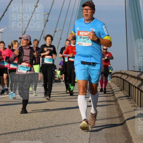 03.10.2025 - Köhlbrandbrückenlauf Strokosch-Dieckow http://msf.ph/oto/9112412 03.10.2025 09:45:49 Position 2 1536, 1286 meine-sportfotos.de